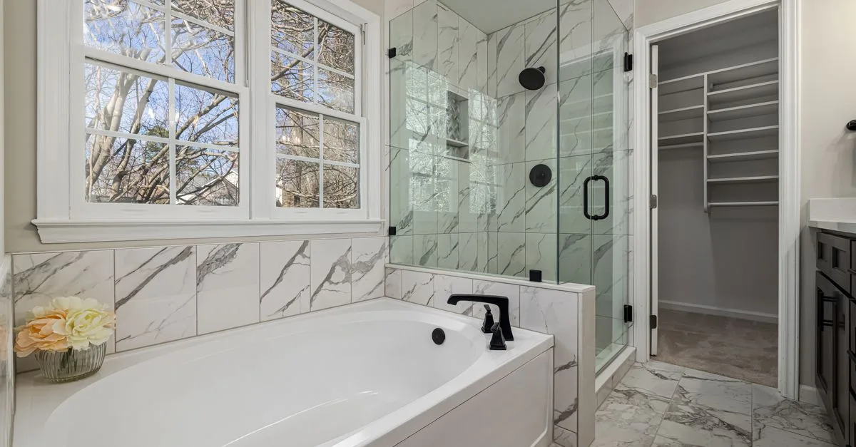 préparez efficacement la rénovation de votre salle de bain avec nos conseils pratiques pour un projet réussi.